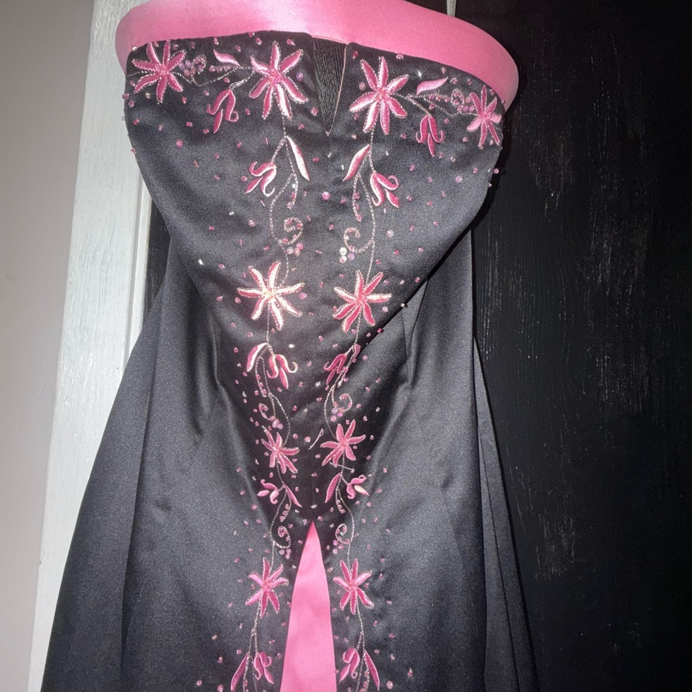 Elegant Black and Pink Strapless Dress